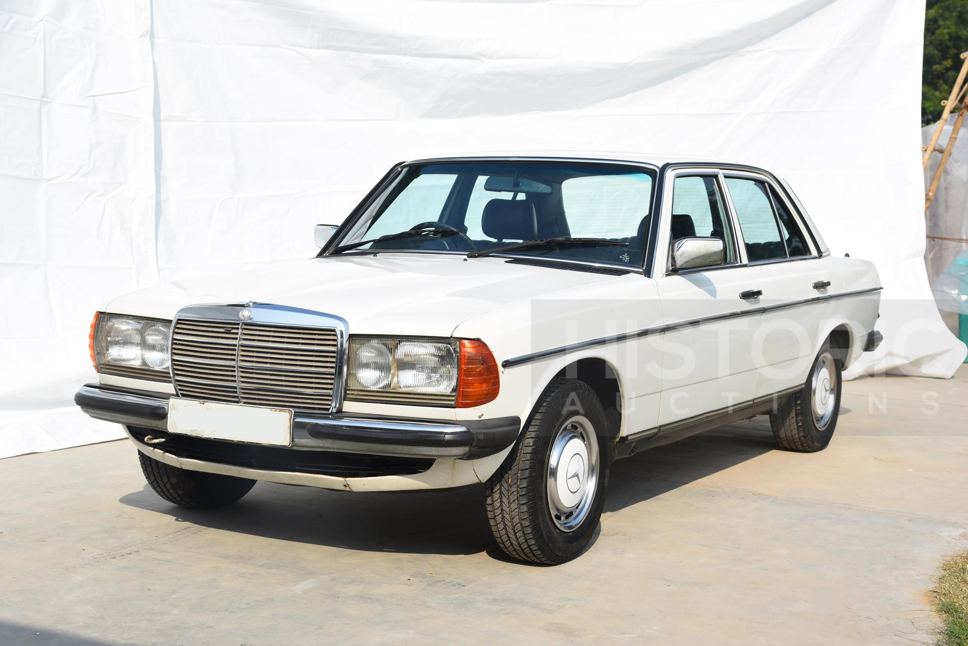 1982 Mercedes Benz 200 W123 – For Charity